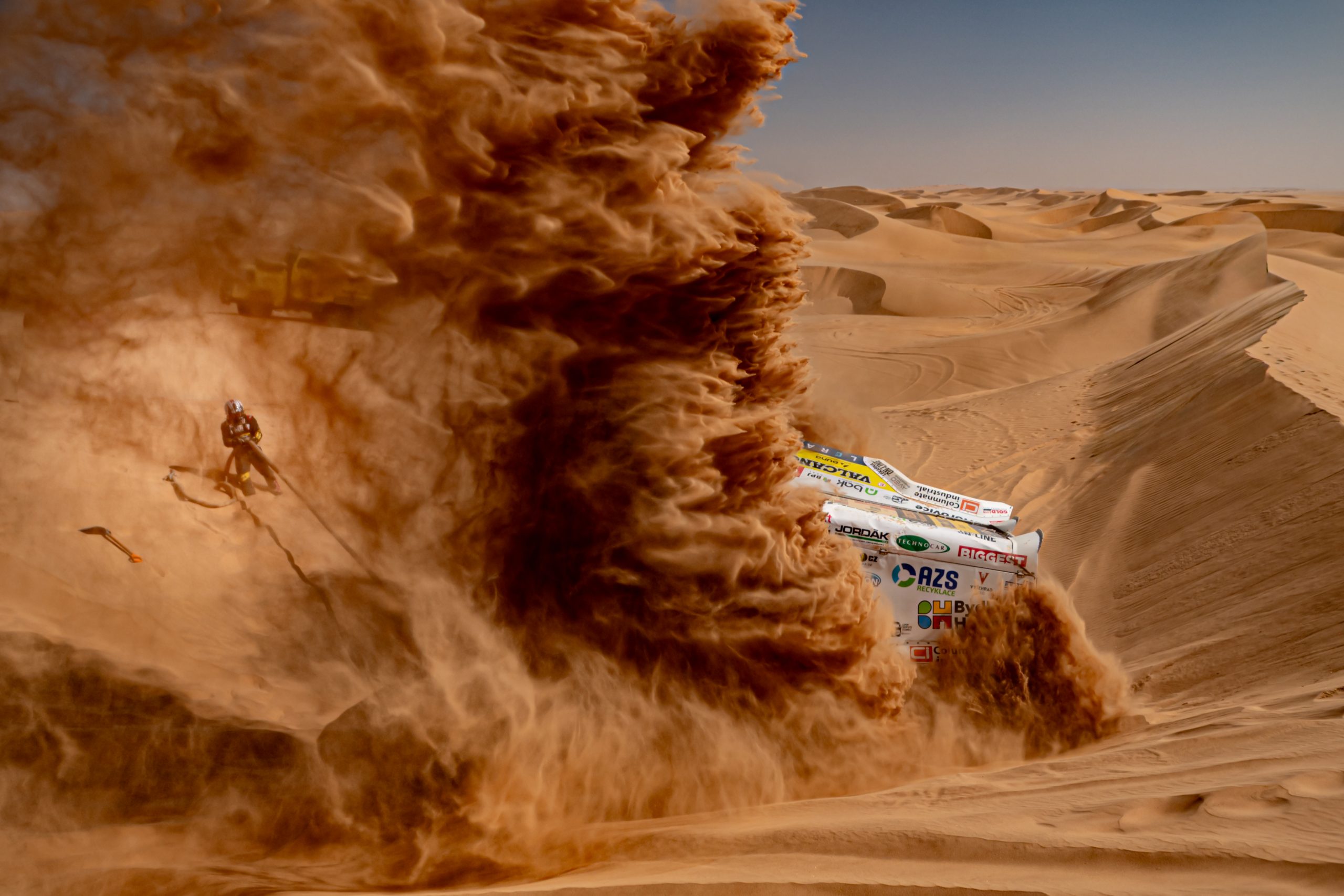 Fotografia do associado Marcos Carmona é premiada como a melhor do Rally Dakar 2026 e eleita como a Imagem do Mês de janeiro